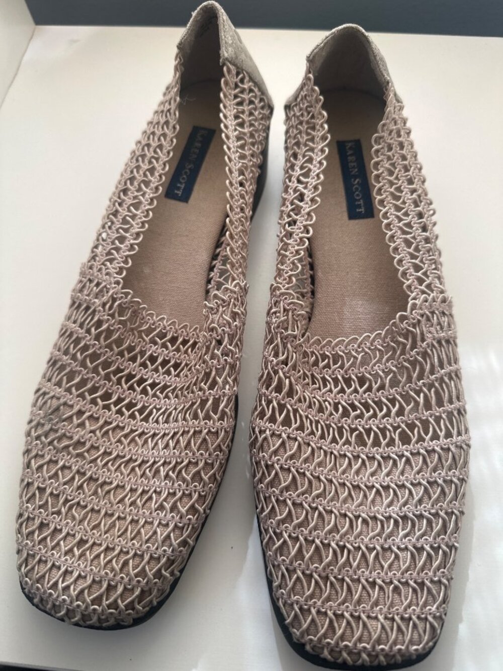 Laura Scott Comfort Flats Size 9.5 Classic Chic Everyday Slip-On Shoes Work